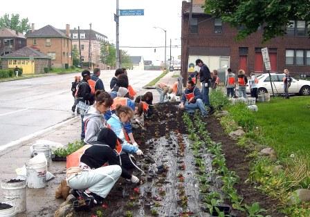 Planting at Boulevard of the Allies at Parkview Avenue, Oakland